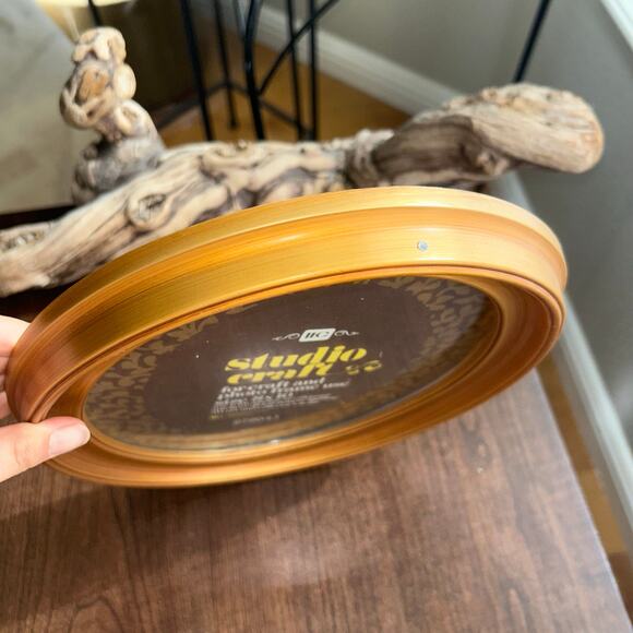 NOS studio craft Vintage oval frame wood look gold vintage plastic 8 x 10 inch - Picture 6 of 10